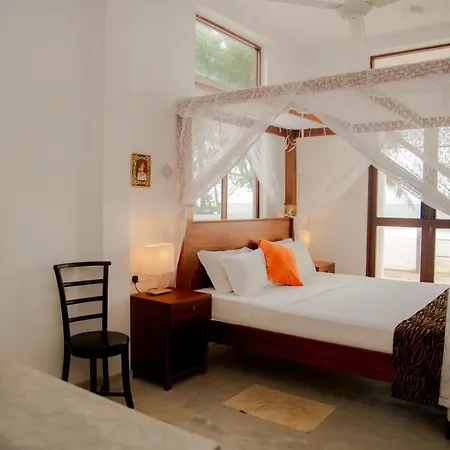 Sea Crest Beach Villa Ambalangoda (Galle) Exterior photo